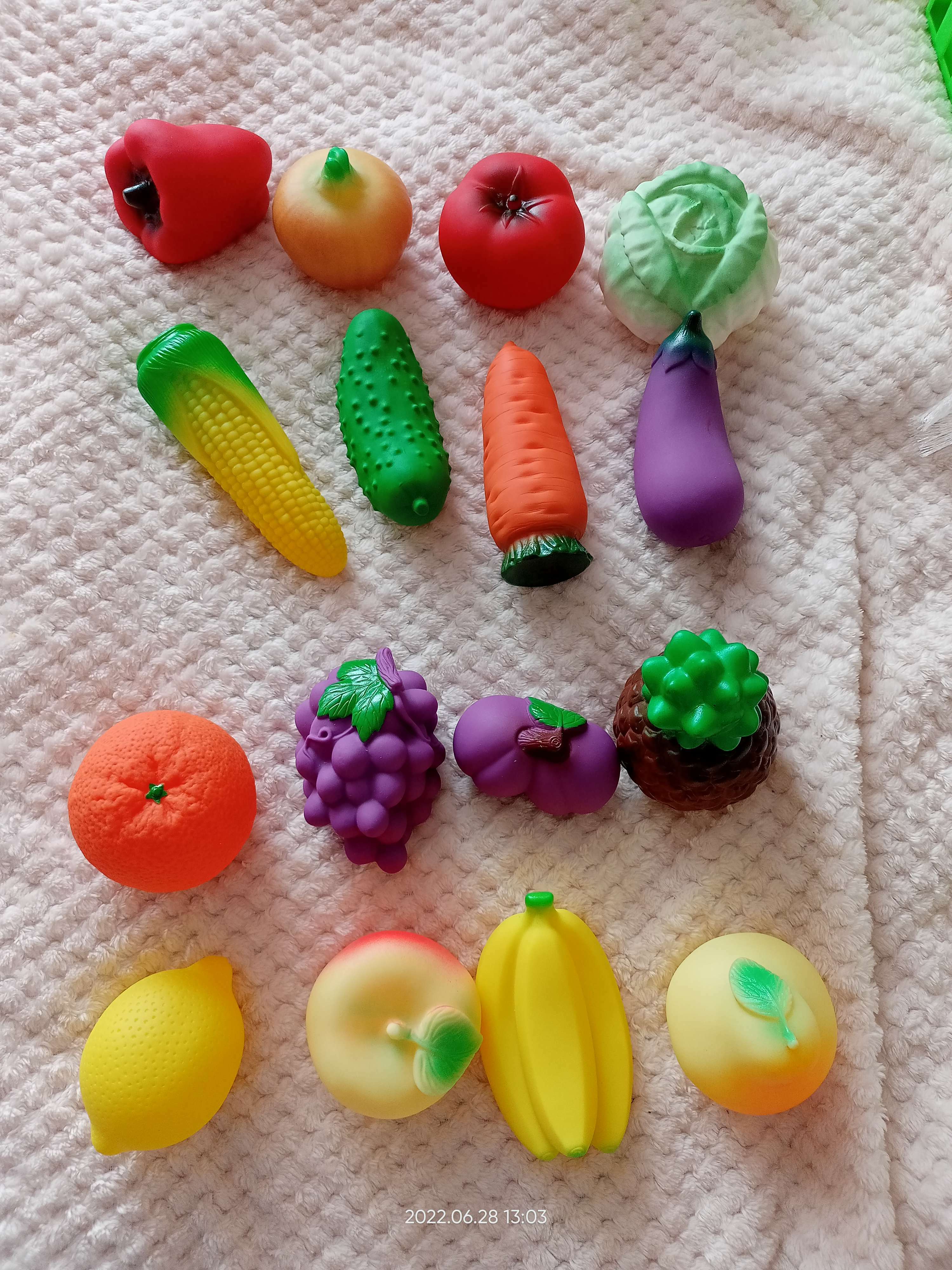 Фотография покупателя товара Набор резиновых игрушек «Овощи» - Фото 1