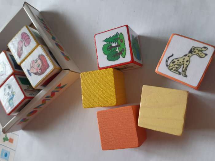Фотография покупателя товара Деревянные кубики «Мини» 9 шт., 2.7 × 2.7 см, цвета МИКС, Томик - Фото 2