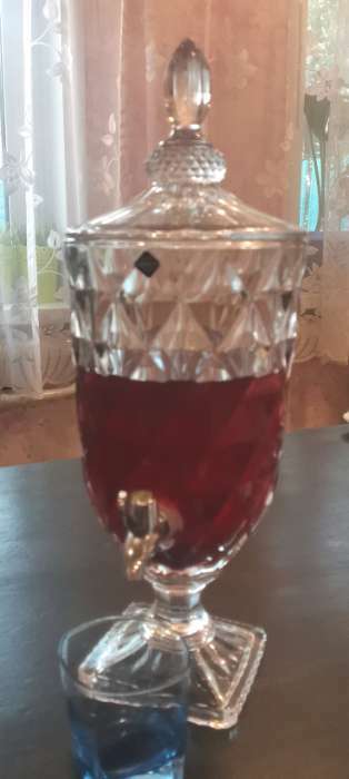 Фотография покупателя товара Диспенсер для напитков стеклянный «Восторг», 1,9 л, 19×15×46 см - Фото 2