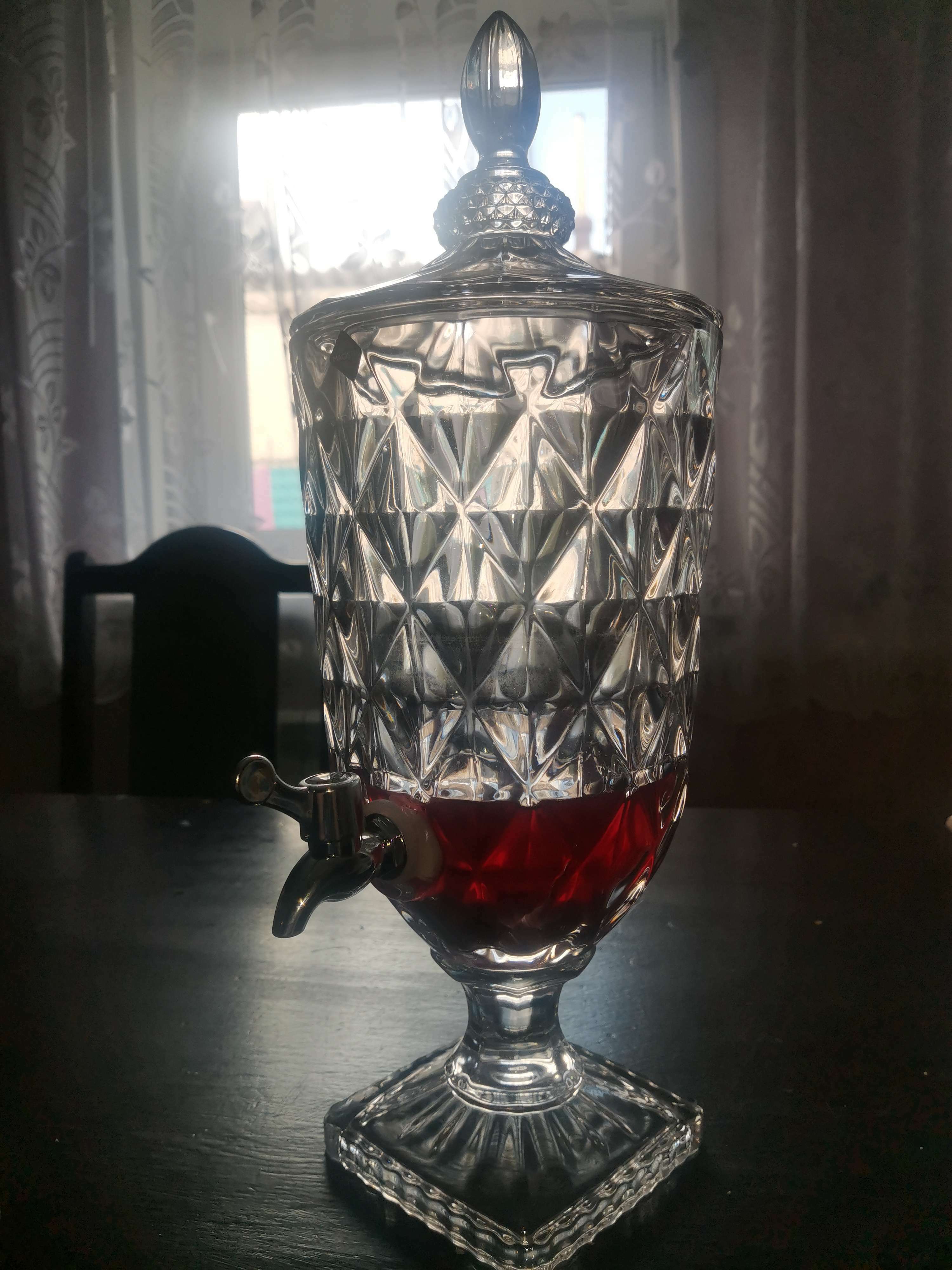 Фотография покупателя товара Диспенсер для напитков стеклянный «Восторг», 1,9 л, 19×15×46 см - Фото 1