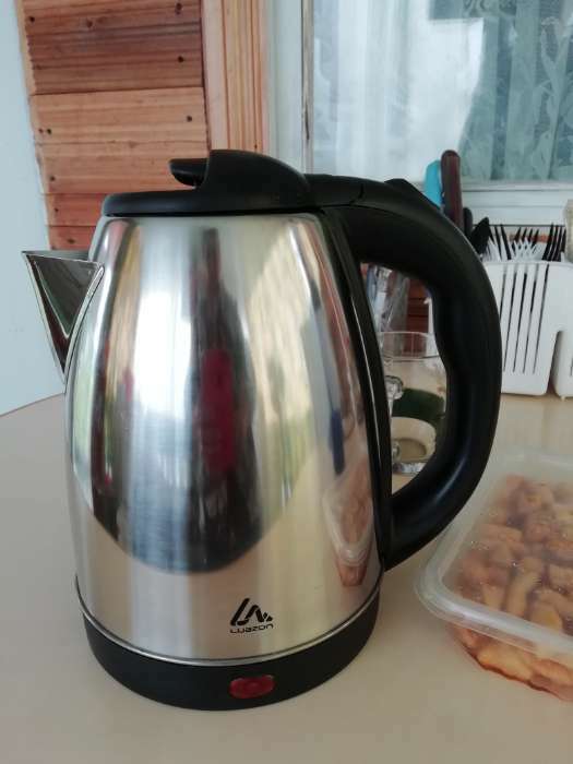 Фотография покупателя товара УЦЕНКА Чайник электрический LuazON LSK-1805, металл, 1.8 л, 1500 Вт, серебристый - Фото 8