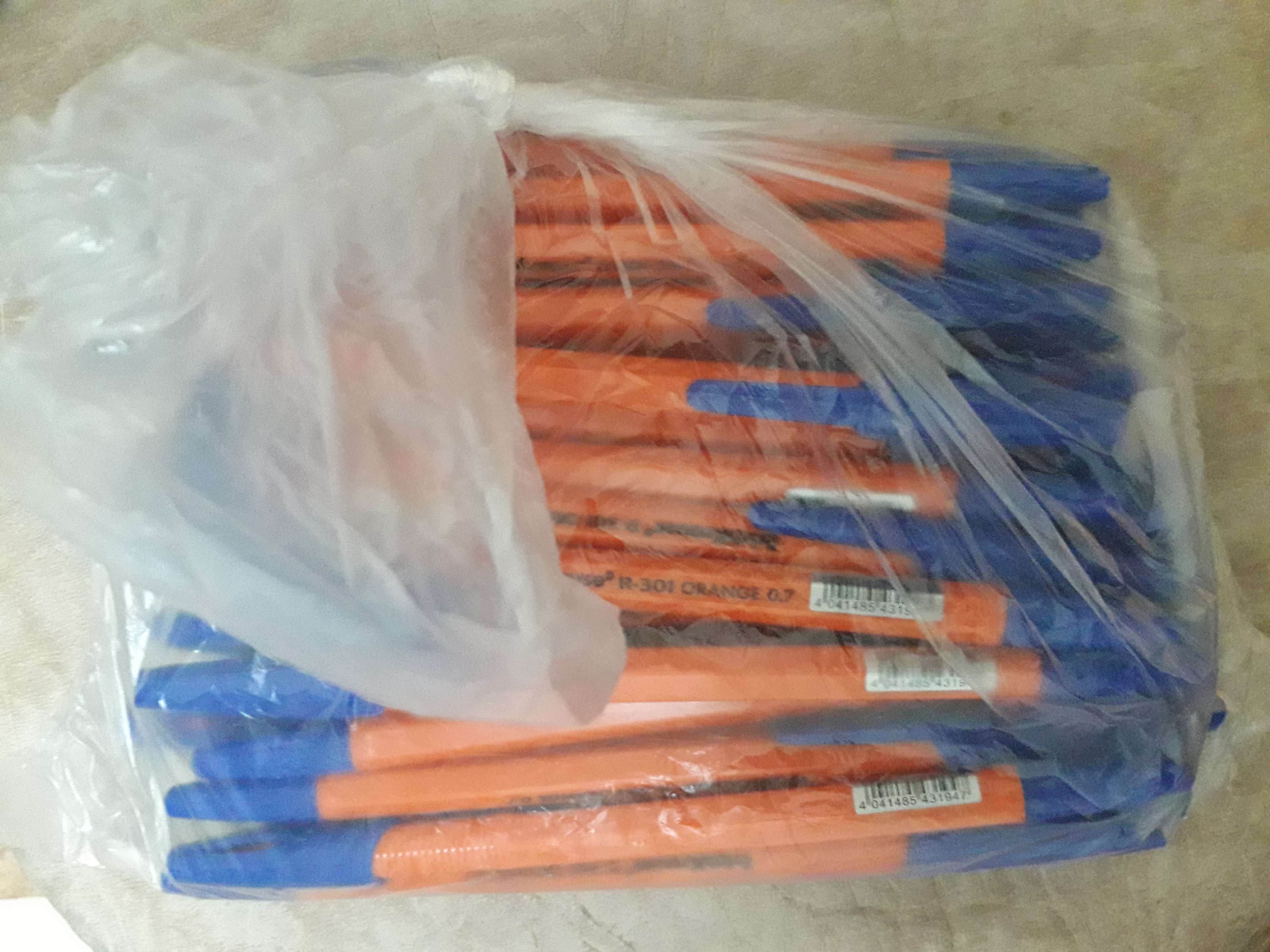 Фотография покупателя товара Ручка шариковая ErichKrause R-301 Orange Stick, узел 0.7 мм, чернила синие, длина линии письма 2000 метров, штрихкод на ручке - Фото 13