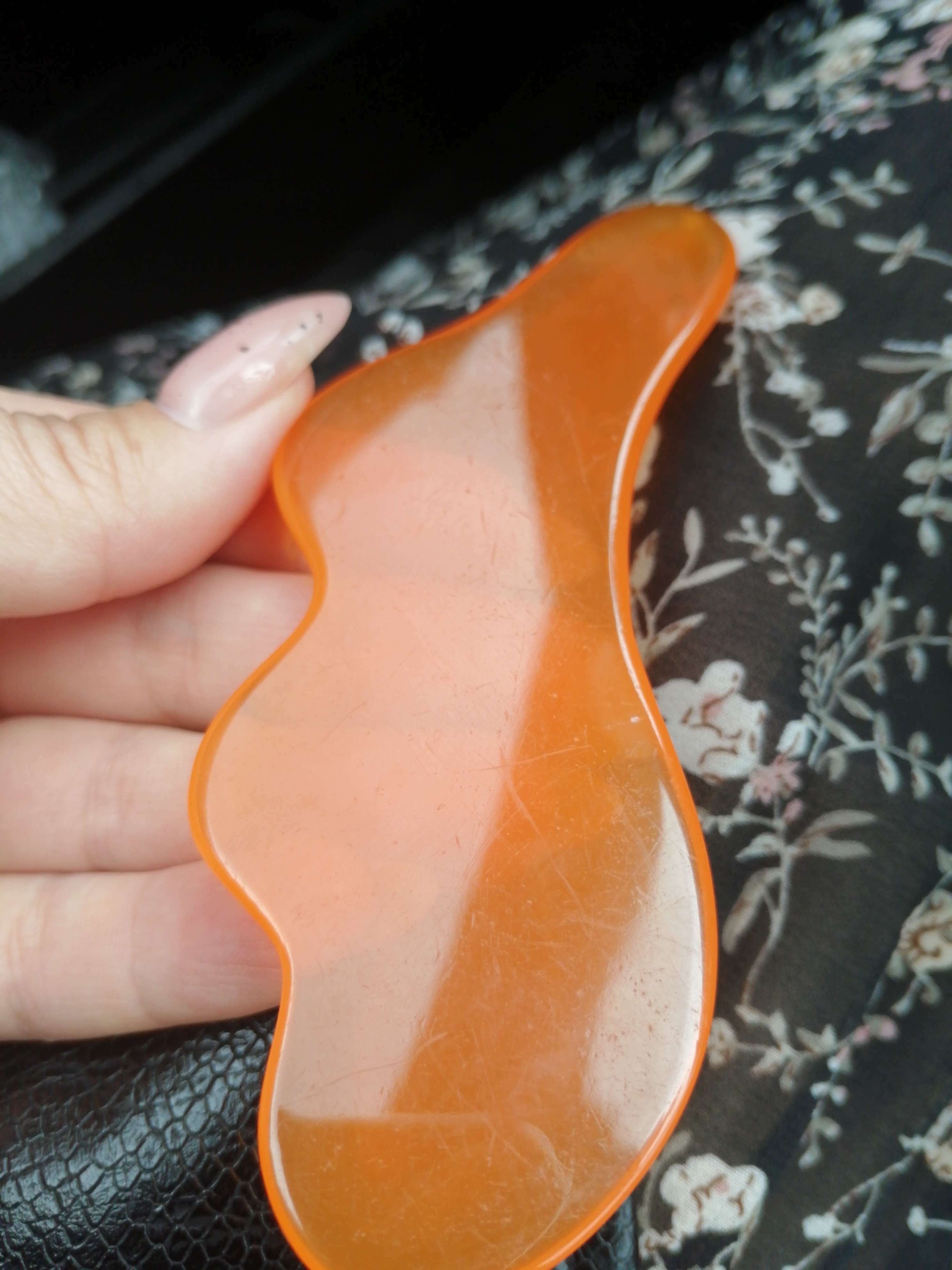 Фотография покупателя товара Массажёр Гуаша «Дельфин», 11,5 × 4,5 см, цвет оранжевый - Фото 1