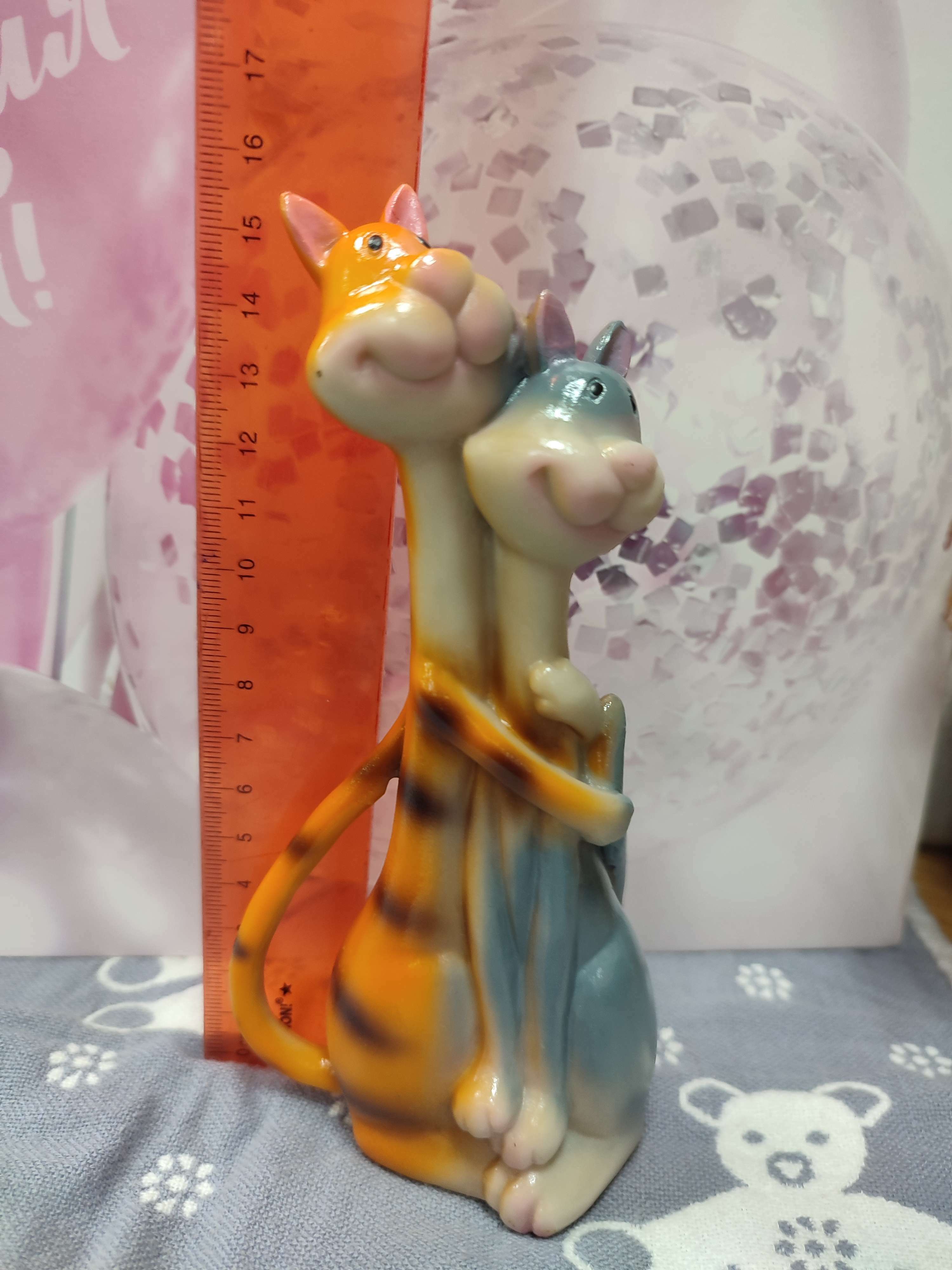 Фотография покупателя товара Фигурка полистоун обнимашки «Кот и кошка - полосатики», 16×7.8×5 см - Фото 1