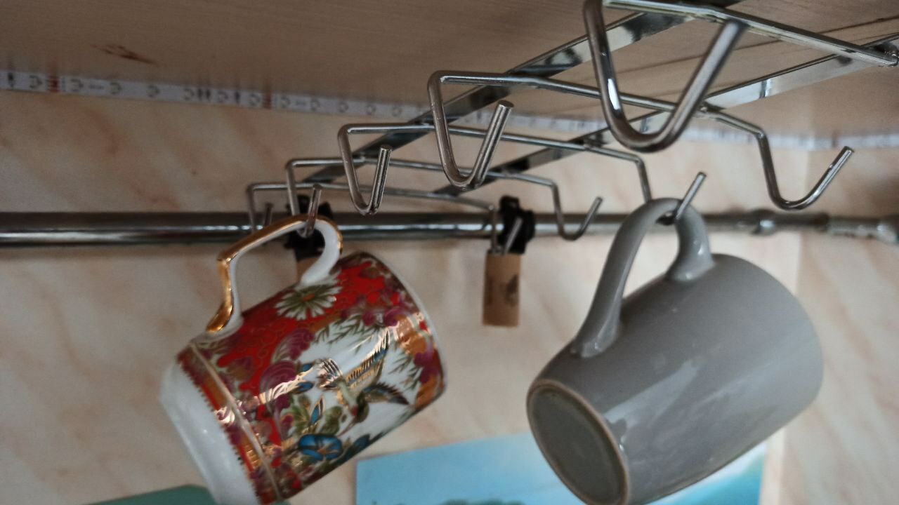 Фотография покупателя товара Держатель для кружек подвесной на 10 предметов Доляна, 27,5×14×6,5 см, цвет серебристый