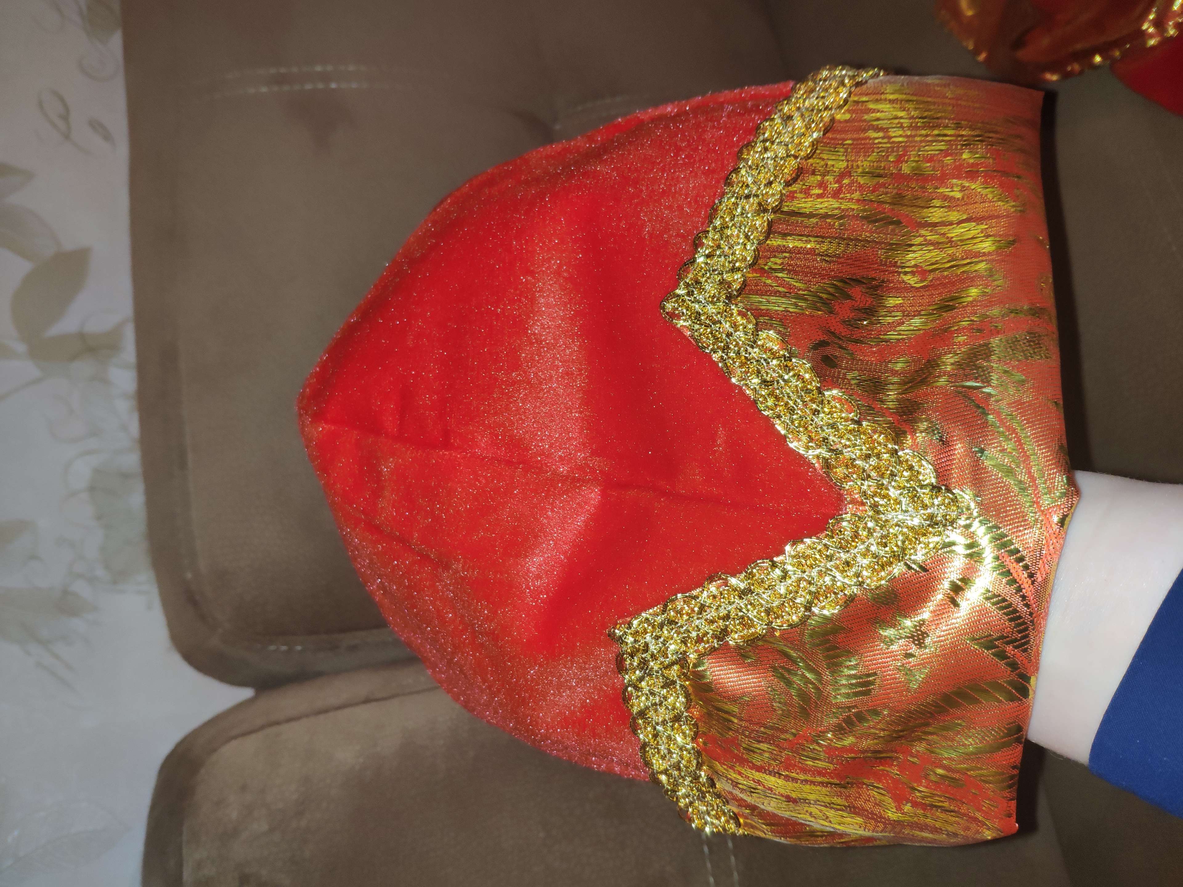 Фотография покупателя товара Детский карнавальный костюм "Царевич", плюш, парча, шапка, кафтан, р-р 30, рост 116-122 см - Фото 3