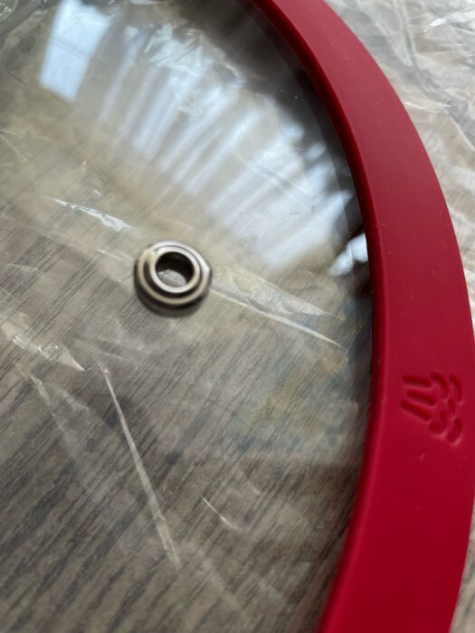 Фотография покупателя товара Крышка для сковороды и кастрюли Доляна стеклянная с силиконовым ободком и ручкой, d=24 см, цвет красный