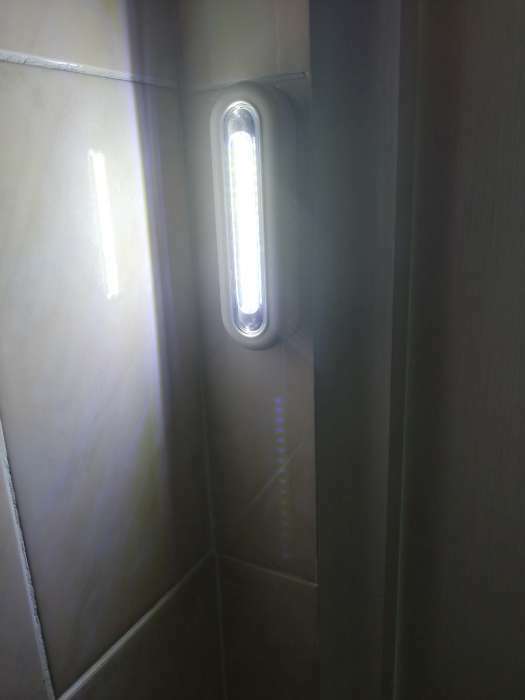 Фотография покупателя товара Фонарь-светильник, 3 Вт, 160 лм, COB, 3 ААА, клейкая основа, 4.4 х 2.8 х 13.8 см