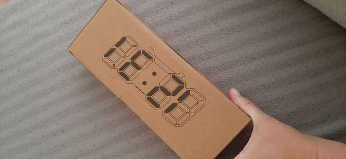 Фотография покупателя товара Часы электронные настольные "Цифры", с подвесом, белая индикация, 9 х 3 х 23 см, от USB - Фото 6