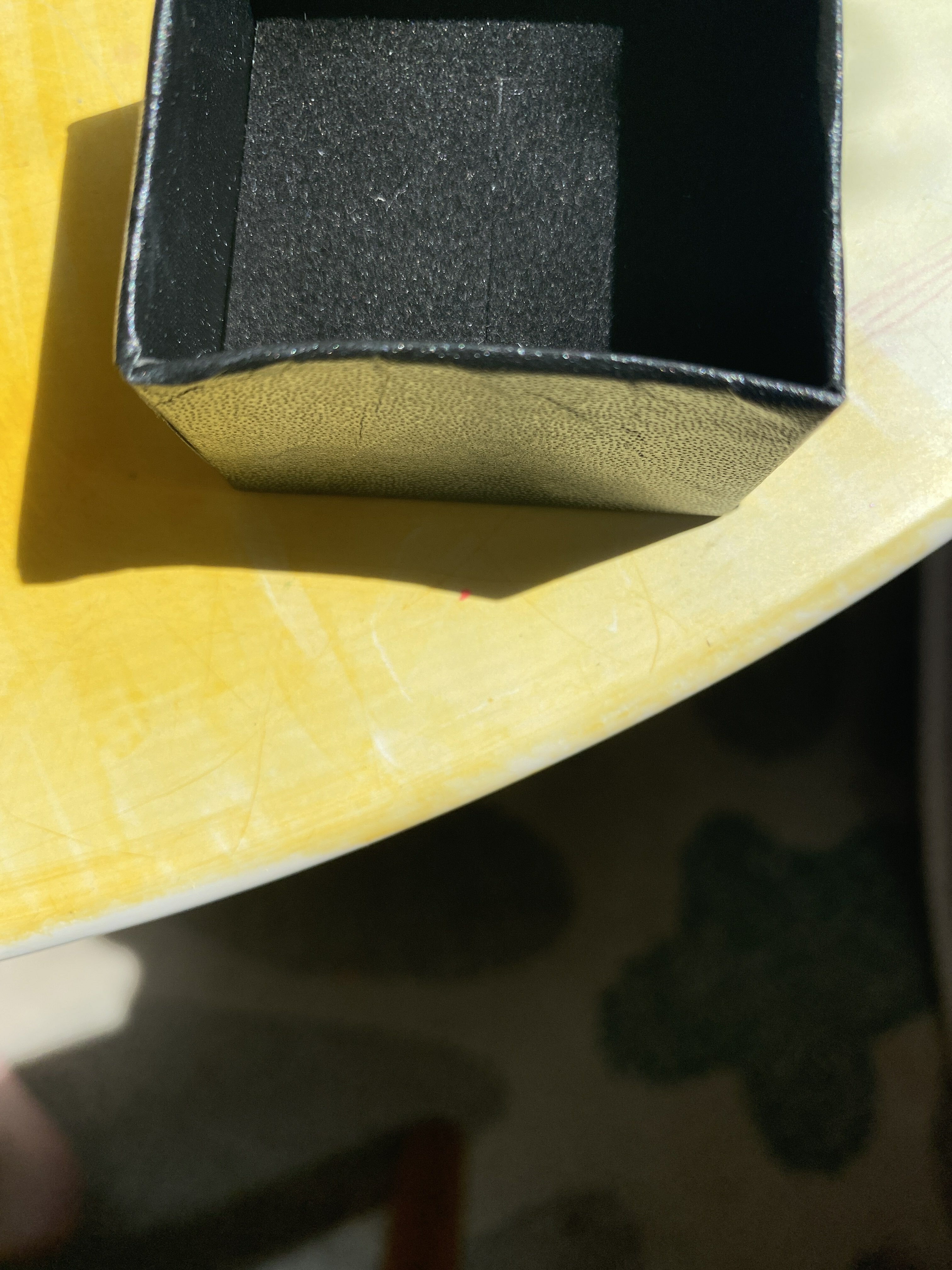 Фотография покупателя товара Коробочка подарочная под кольцо/серьги «Минимал», 5×5см, цвет чёрный