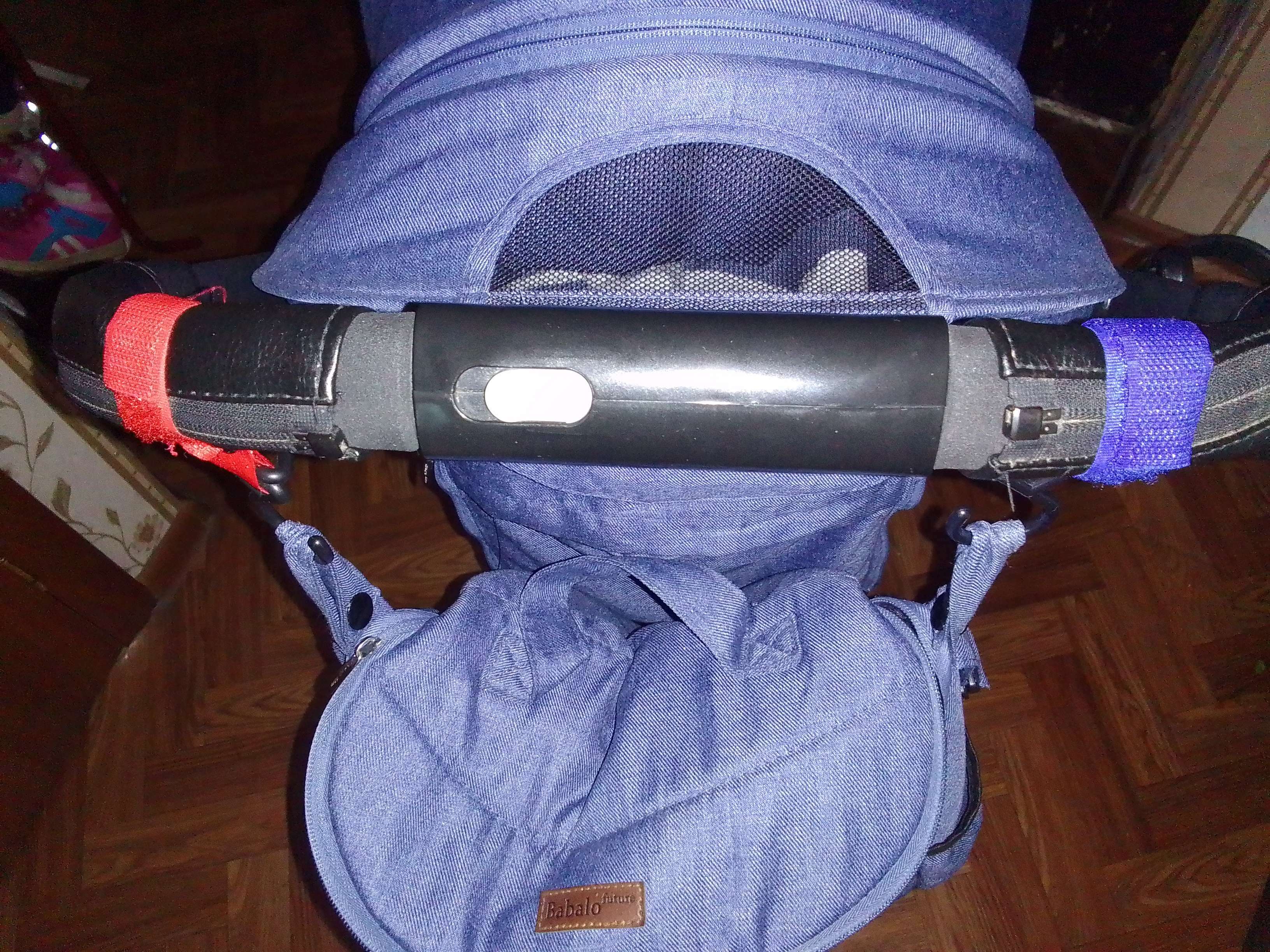 Фотография покупателя товара Крючок для сумок на коляску, пластиковый, вращается на 360°, на липучке, цвет черный - Фото 3