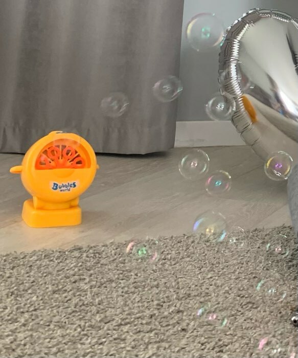 Фотография покупателя товара Генератор мыльных пузырей "Самолётик", в наборе мыльный раствор, вместимость: 55 мл - Фото 1