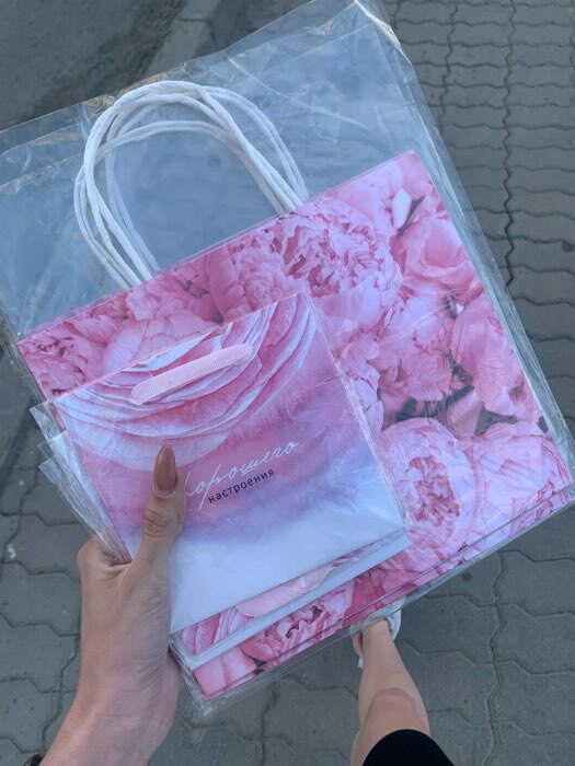 Фотография покупателя товара Пакет подарочный ламинированный квадратный, упаковка, «Цветочная нежность», 14 х 14 х 9 см
