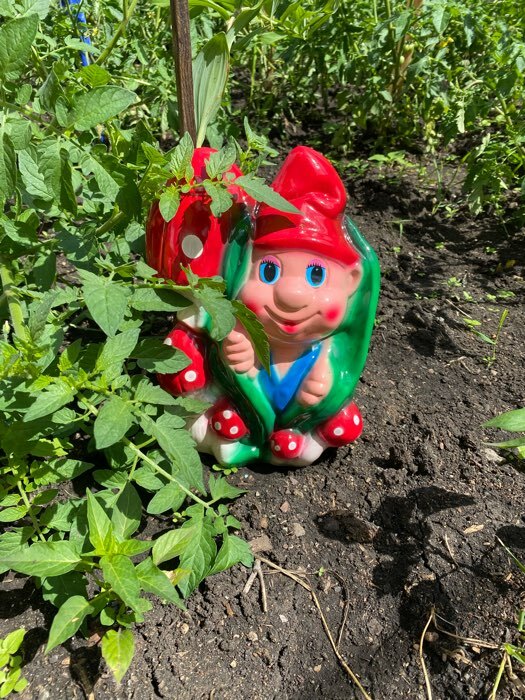 Фотография покупателя товара Садовая фигура "Гном с грибочками", разноцветная, 26 см