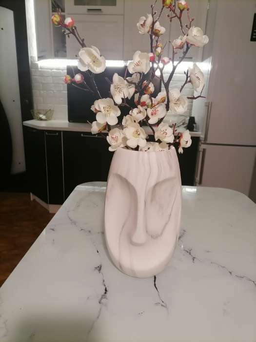 Фотография покупателя товара Ваза керамика настольная "Безликий" мрамор, 10х13х24 см, белый - Фото 2