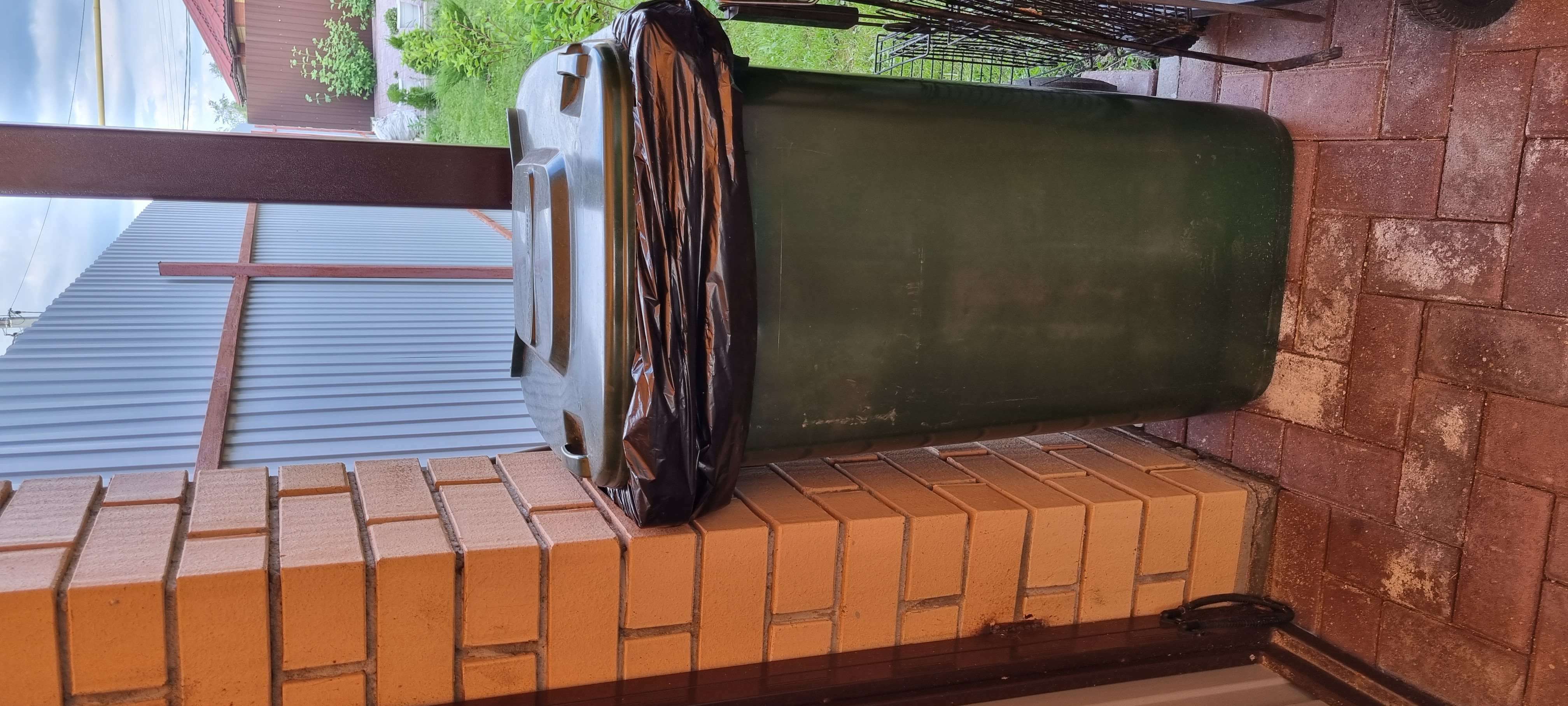 Фотография покупателя товара Мусорный контейнер на 2-x колесах с крышкой 240 л зеленый - Фото 1