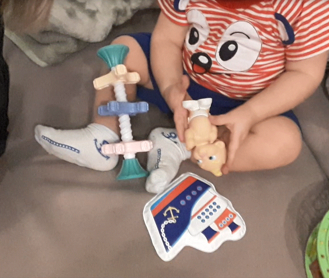 Фотография покупателя товара Развивающая игрушка пирамидка «Закрути меня» с шестеренками, погремушка, Крошка Я
