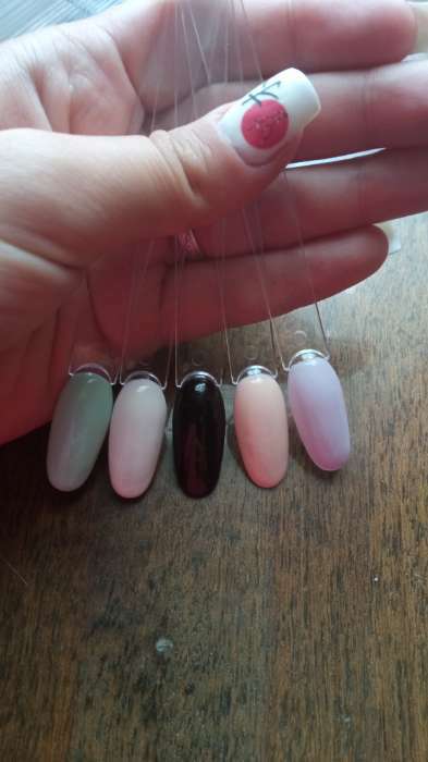 Фотография покупателя товара Палитра для лаков на кольце, 50 ногтей, форма овал, цвет прозрачный - Фото 5