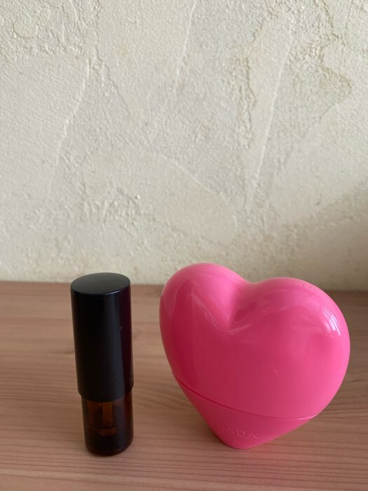 Фотография покупателя товара Флакон стеклянный для парфюма, с распылителем, 5 мл, цвет коричневый/чёрный - Фото 3