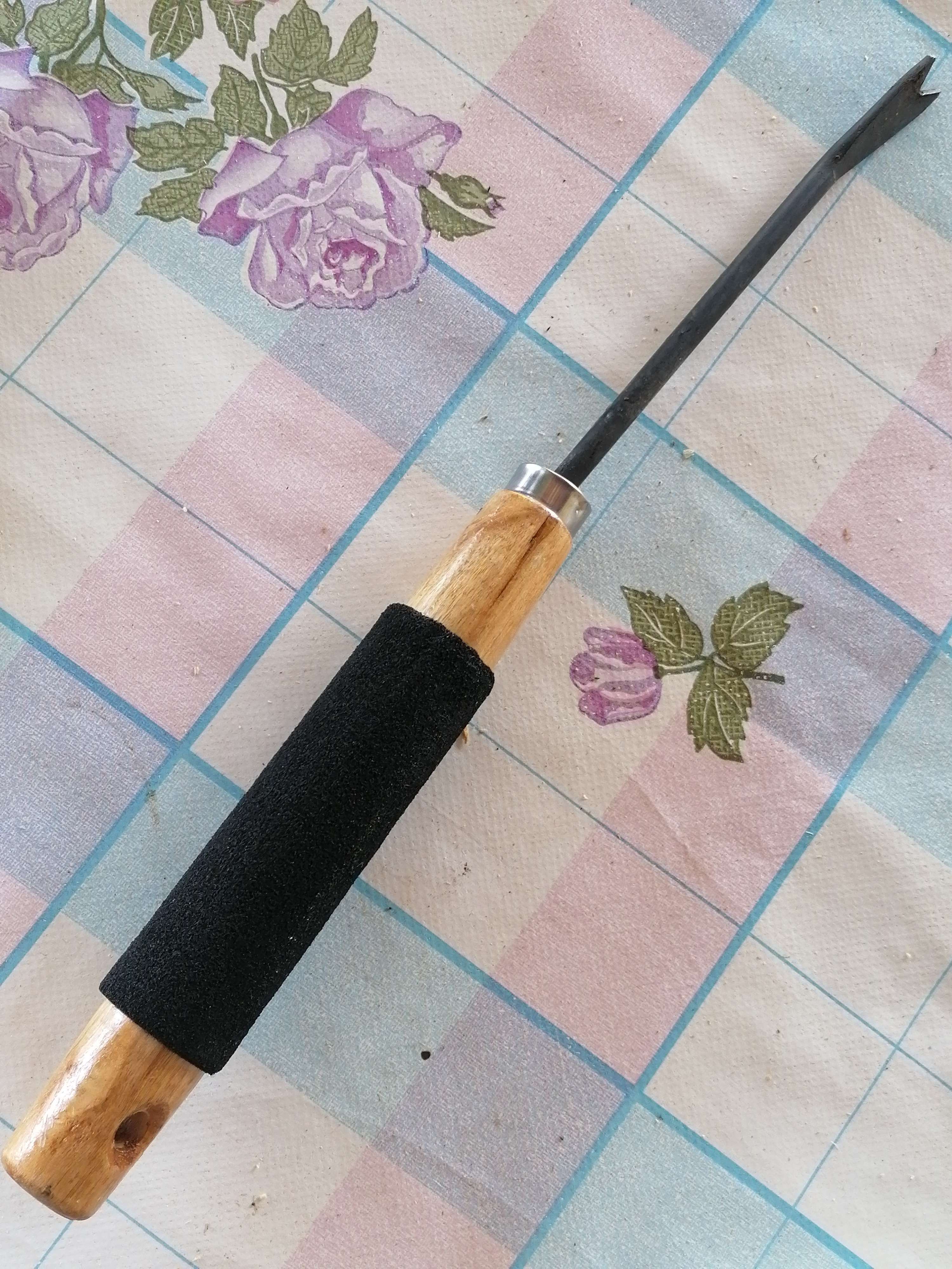 Фотография покупателя товара Корнеудалитель, длина 32 см, деревянная ручка с поролоном, Greengo - Фото 2