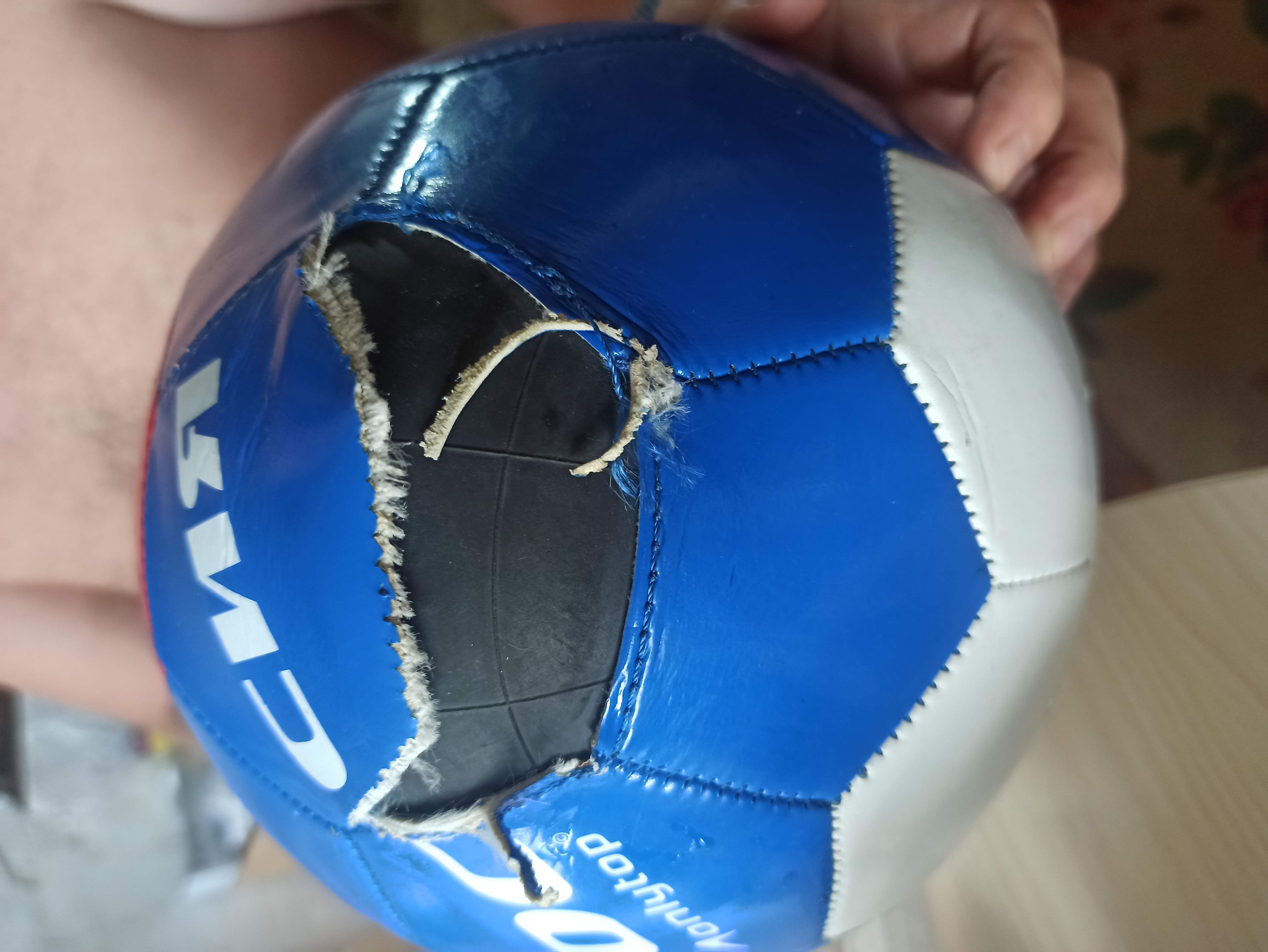 Фотография покупателя товара Мяч футбольный ONLYTOP «Россия Чемпион», размер 5, 270 г, 32 панели, 2 подслоя, PVC, машинная сшивка