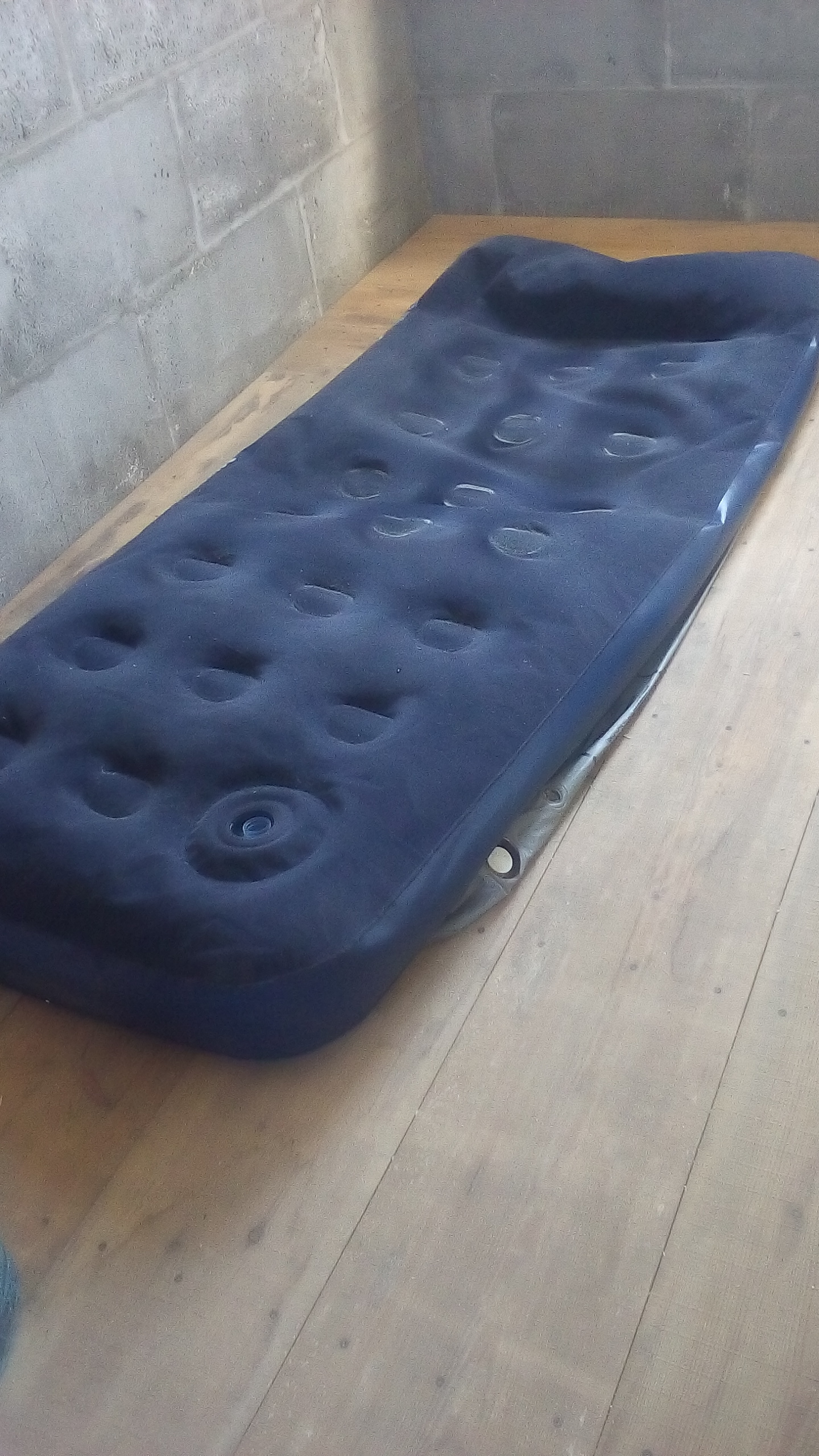 Фотография покупателя товара Матрас надувной Pavillo, 185 х 76 х 28 см, с встроенным ножным насосом, 67223 Bestway