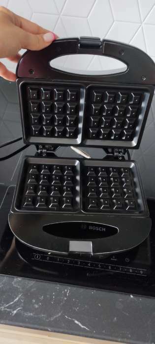 Фотография покупателя товара Электровафельница Luazon LT-09, 750 Вт, венские вафли, антипригарное покрытие, черная - Фото 5