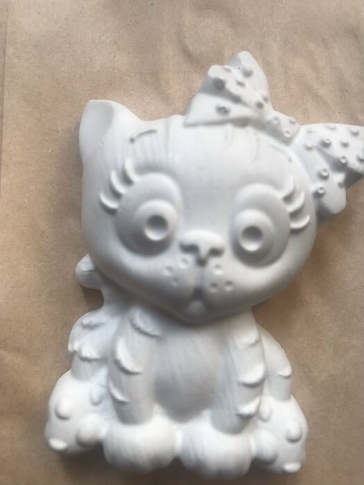 Фотография покупателя товара Пластиковая форма для мыла "Котенок с бантом" 7х3х9,5 см - Фото 1