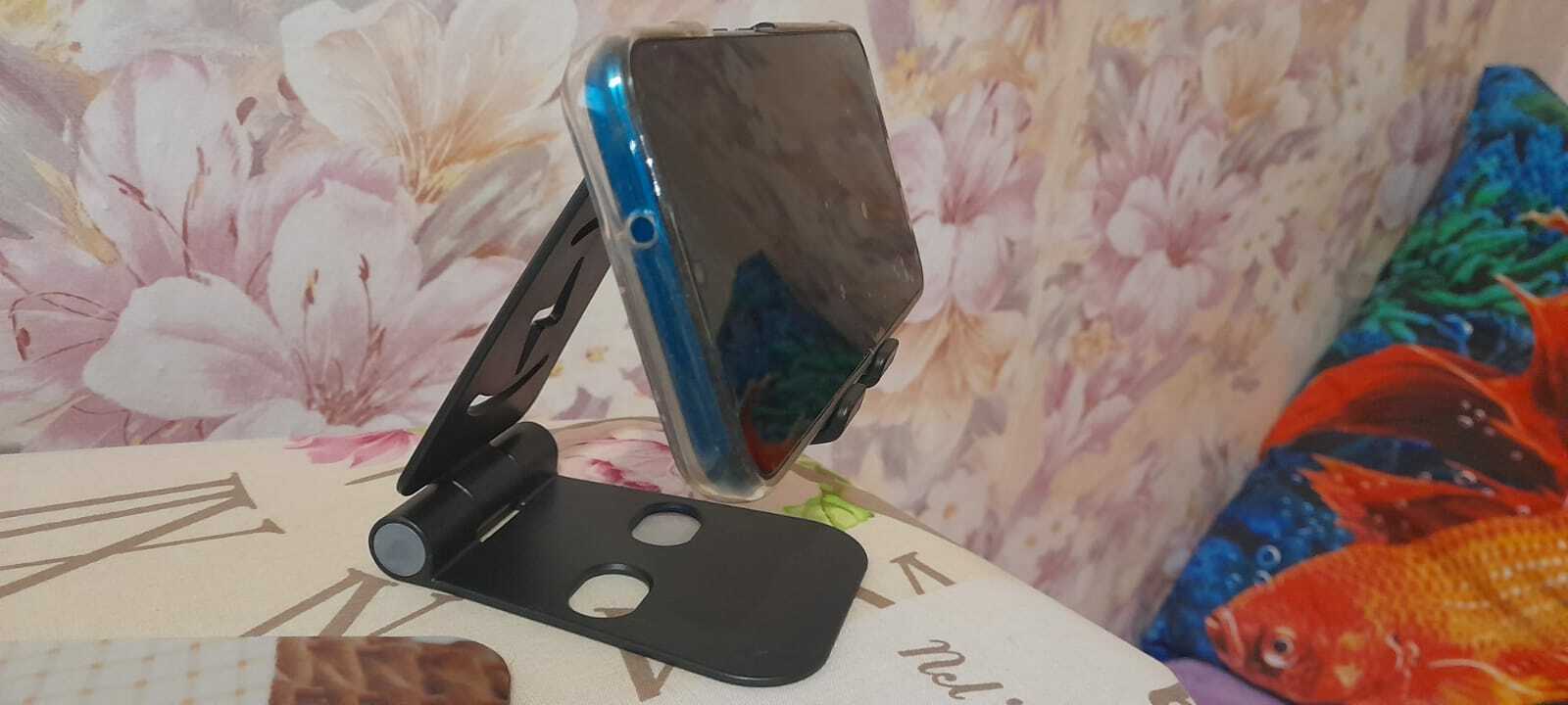 Фотография покупателя товара Подставка для телефона LuazON, регулируемая высота, силиконовые вставки, черная
