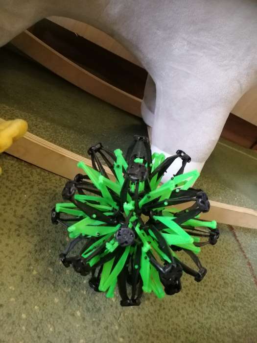 Фотография покупателя товара Мяч-трансформер «Иголка», цвет зелёный - Фото 1