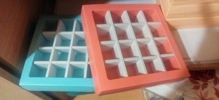 Фотография покупателя товара Коробка под 16 конфет с ячейками «Персиковая» 17,7 х 17,7 х 3,8 см - Фото 2
