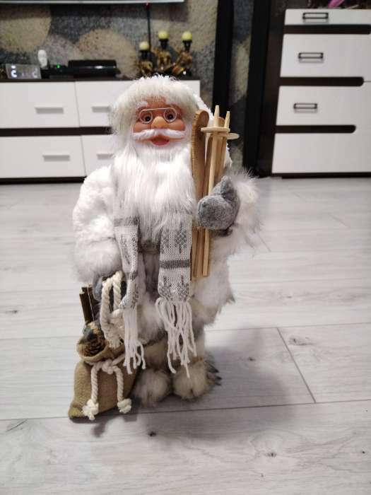 Фотография покупателя товара Дед Мороз "В белой шубке с лыжами" 45 см