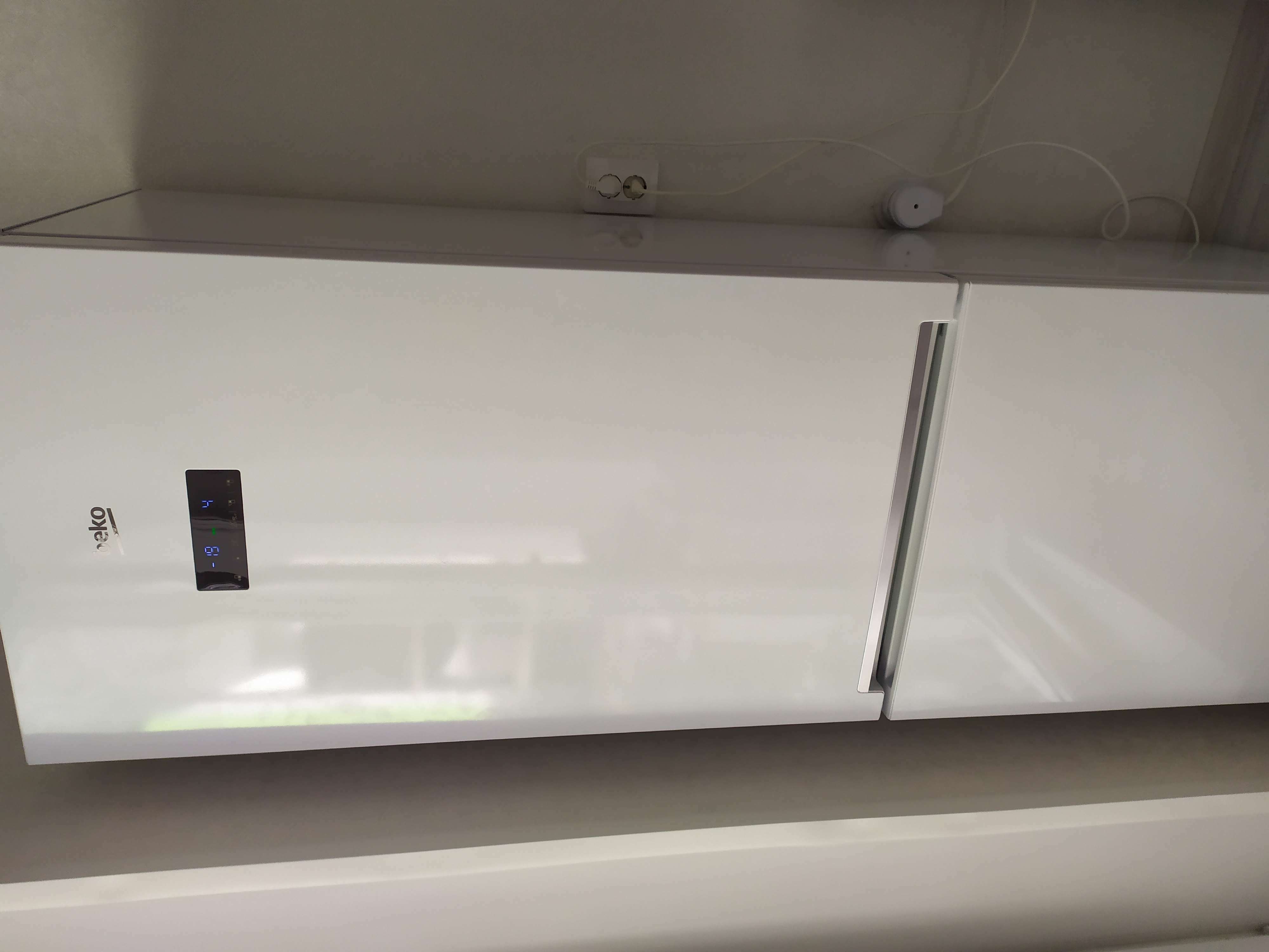 Фотография покупателя товара Холодильник Beko CNKL7321EC0W, двухкамерный, класс А+, 321 л, No Frost, белый - Фото 2