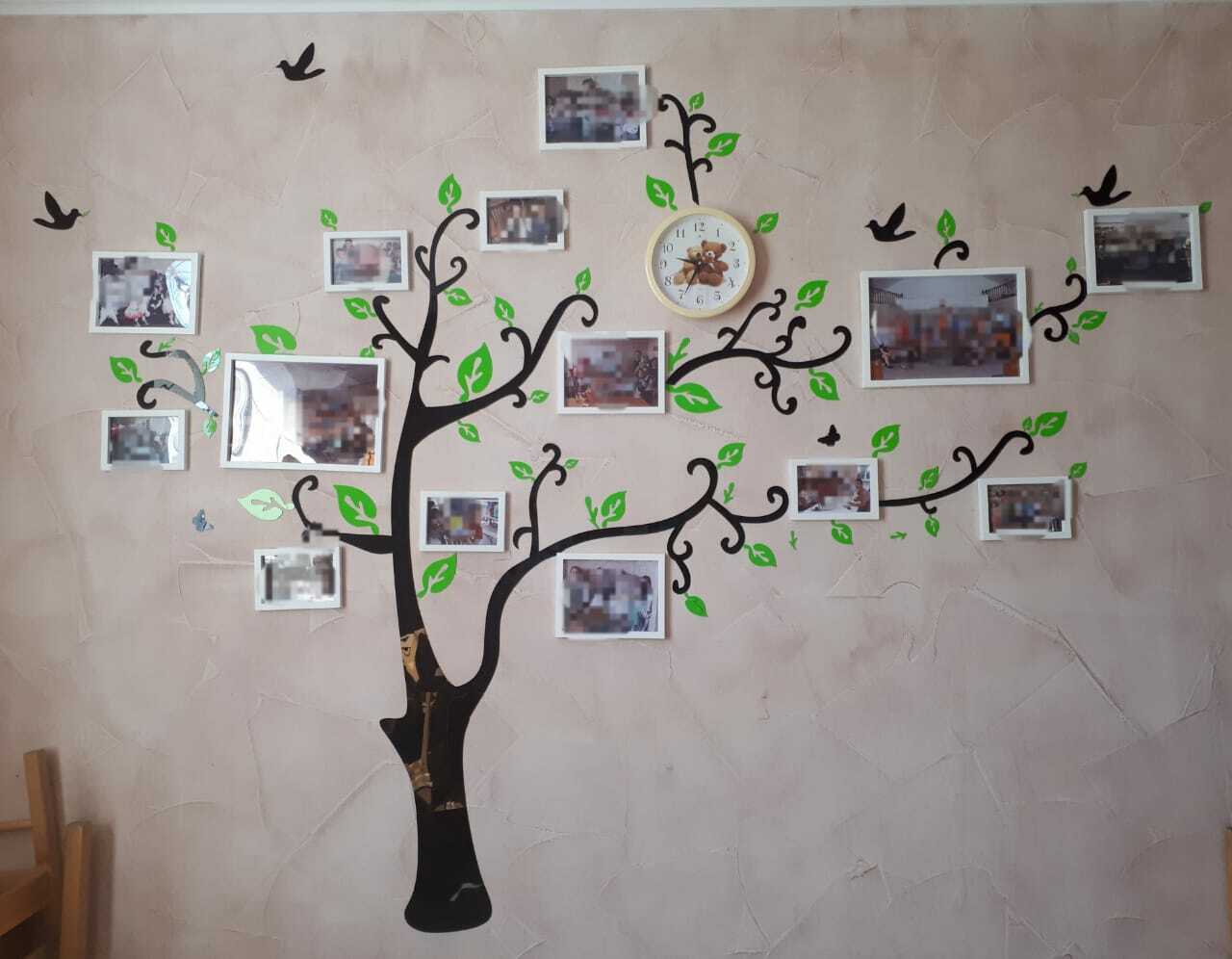 Фотография покупателя товара Наклейки интерьерные с фоторамками "Семейное дерево", декор на стену, панно 150 х 210 см