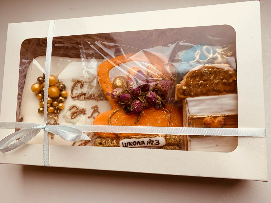 Фотография покупателя товара Коробка складная, с окном, белая, 25 х 15 х 4 см - Фото 6