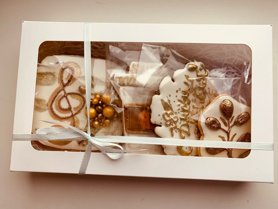 Фотография покупателя товара Коробка складная, с окном, белая, 25 х 15 х 4 см - Фото 8