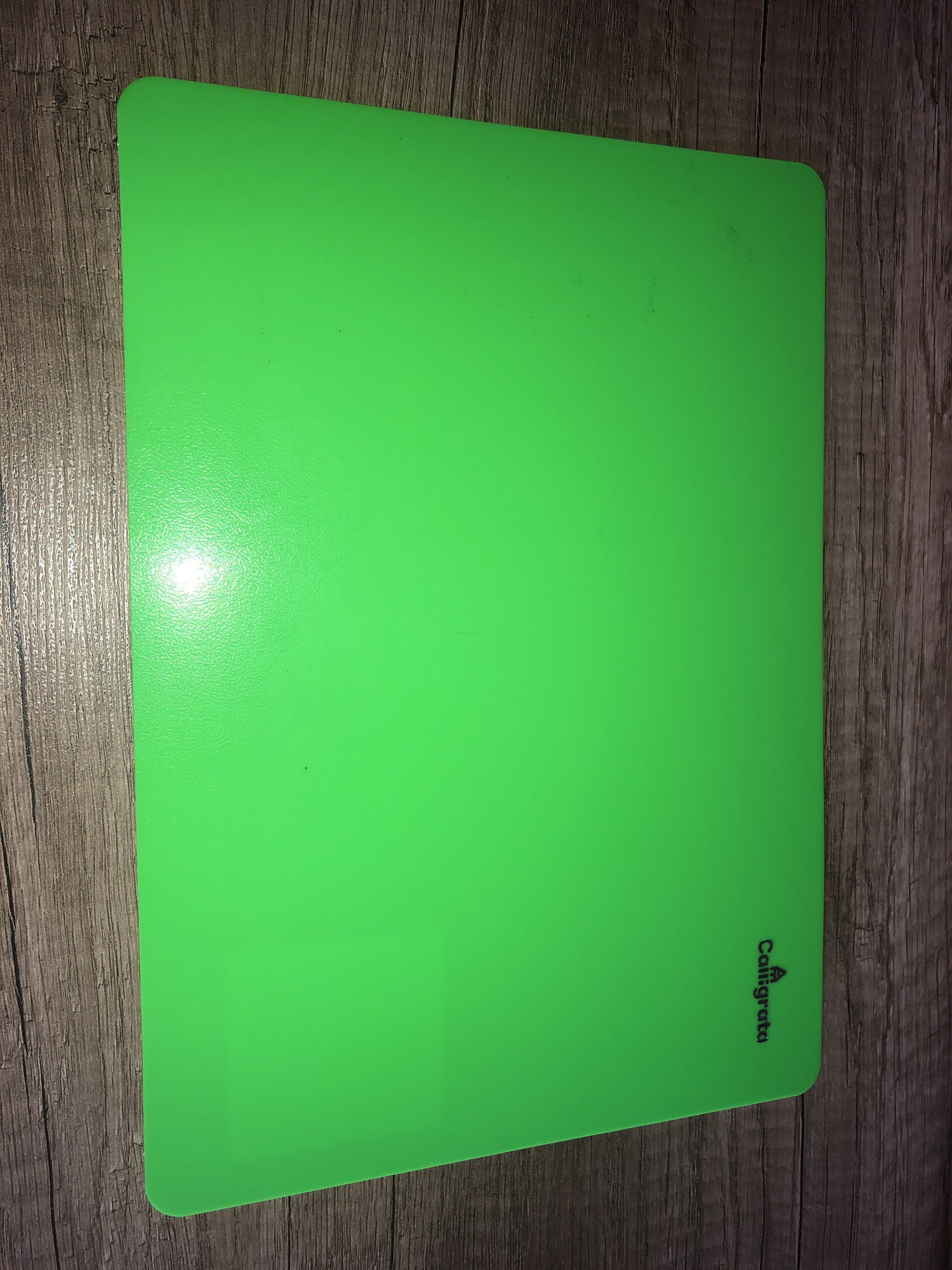 Фотография покупателя товара Доска для лепки пластиковая А4 Calligrata "Яркое творчество", неон зелёный - Фото 3