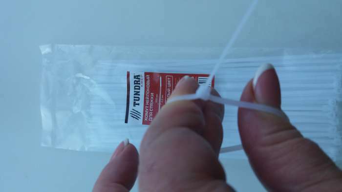Фотография покупателя товара Хомут нейлоновый пластик ТУНДРА krep,  для стяжки, 2.5х200 мм, белый, в уп. 100 шт