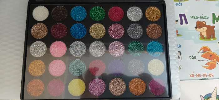 Фотография покупателя товара Палетка теней с блёстками, 35 цветов
