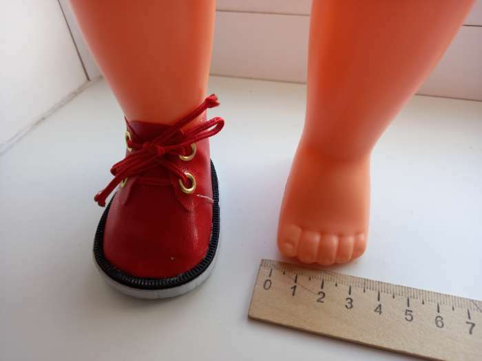 Фотография покупателя товара Ботинки для куклы «Завязки», длина подошвы: 7,5 см, 1 пара, цвет красный