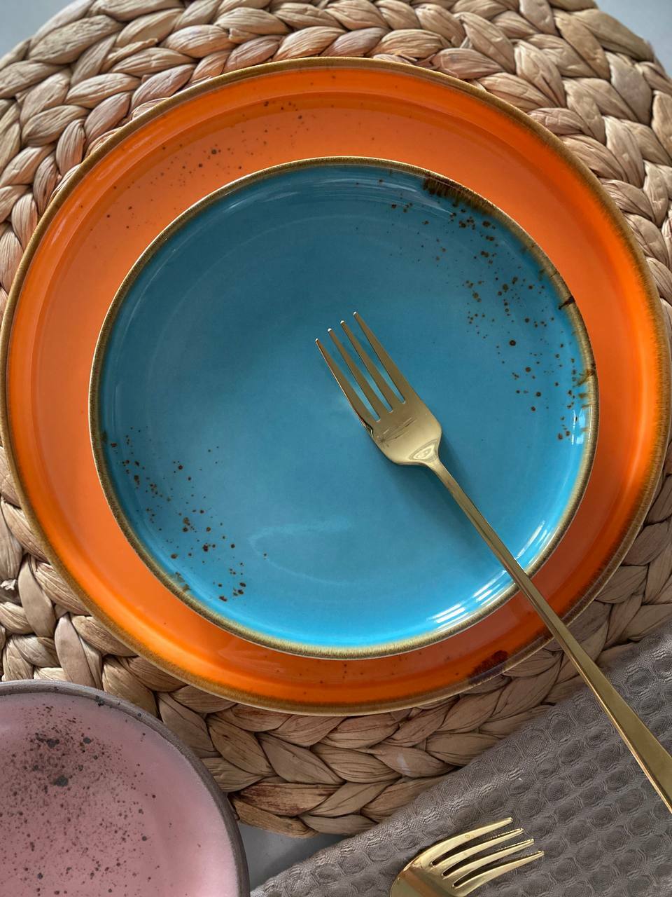 Фотография покупателя товара Тарелка фарфоровая пирожковая Magistro «Церера», d=18 см, цвет оранжевый - Фото 2