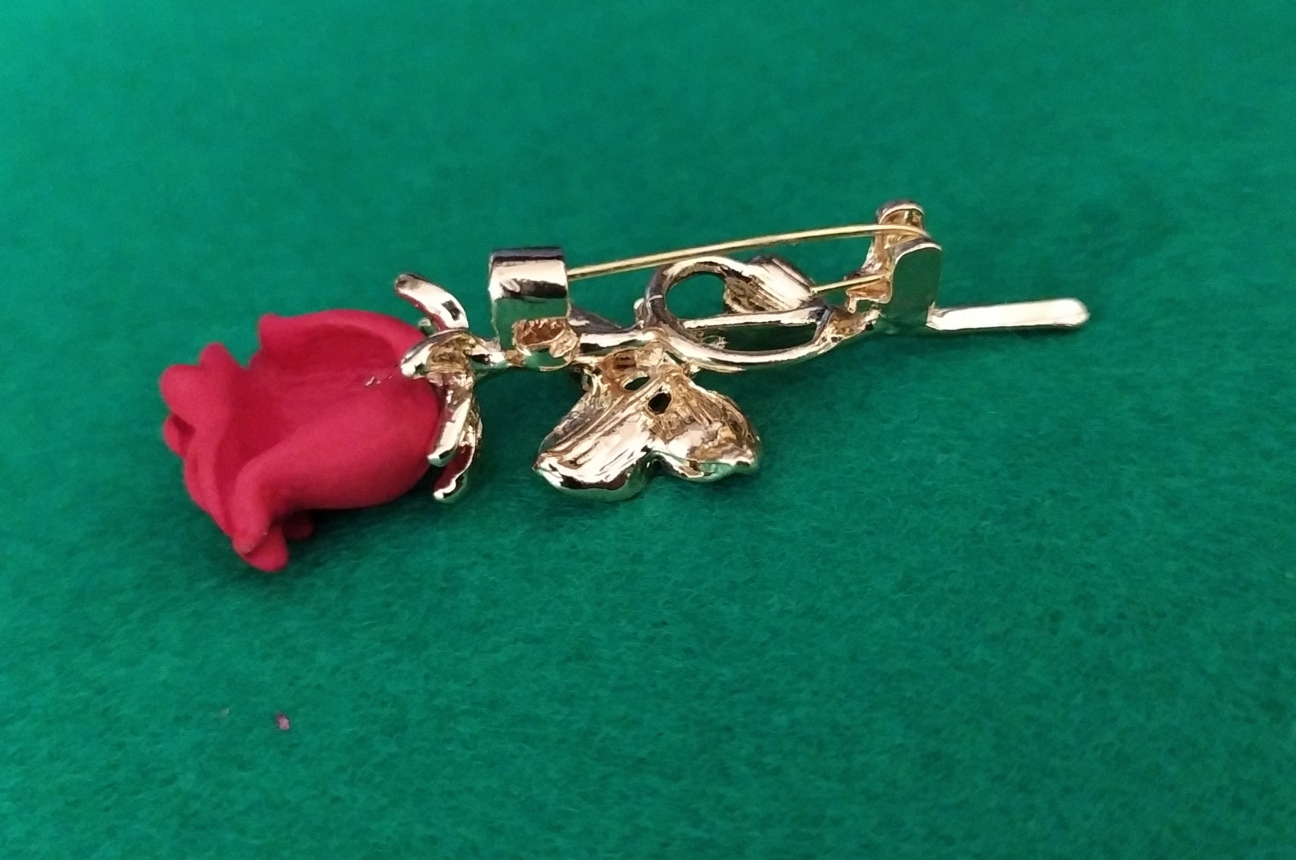 Фотография покупателя товара Брошь "Цветок" роза, цвет зелёный в серебряно-золотом - Фото 3