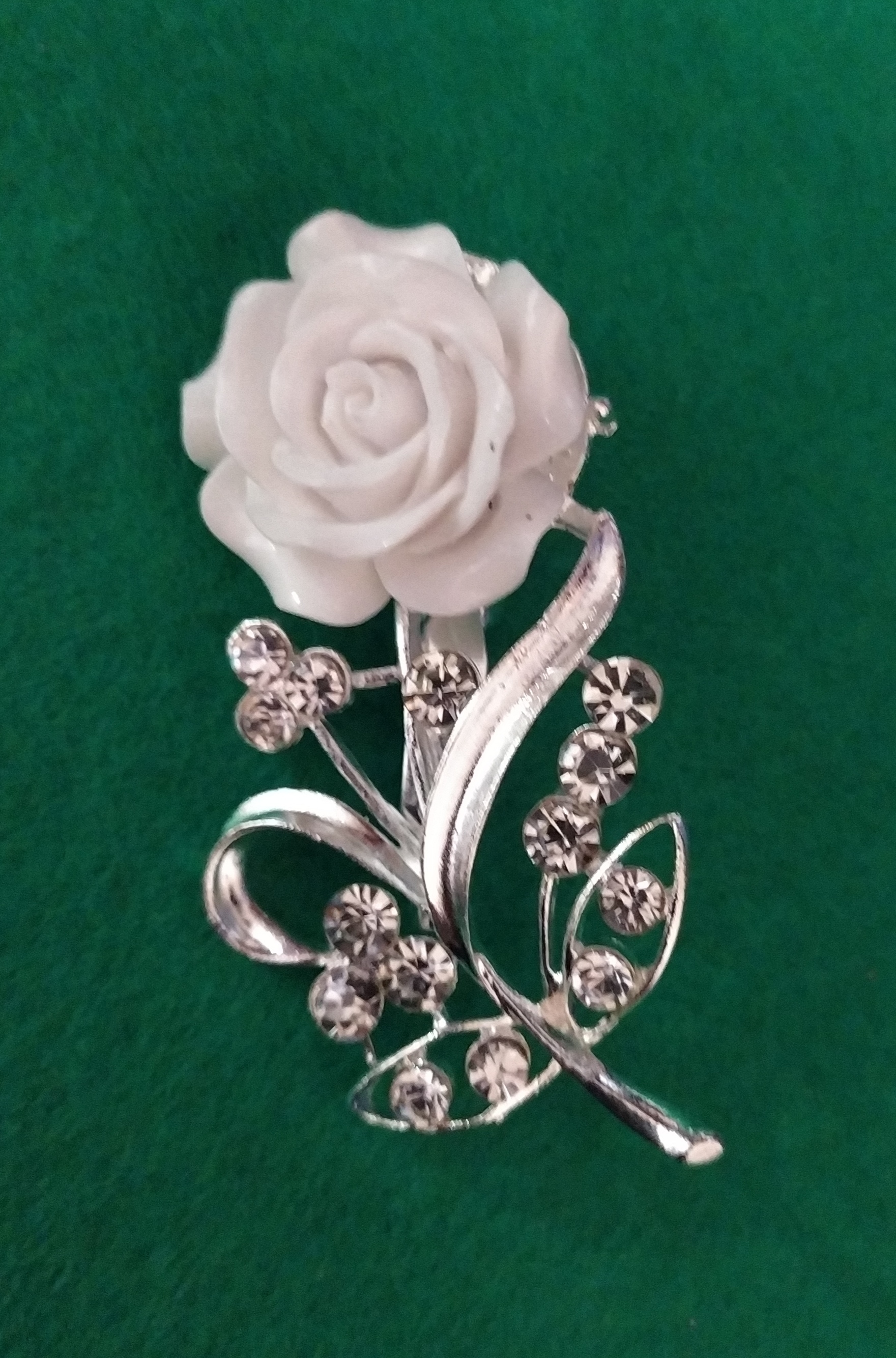 Фотография покупателя товара Брошь «Цветок», роза нежная, цвет розовый в золоте - Фото 6