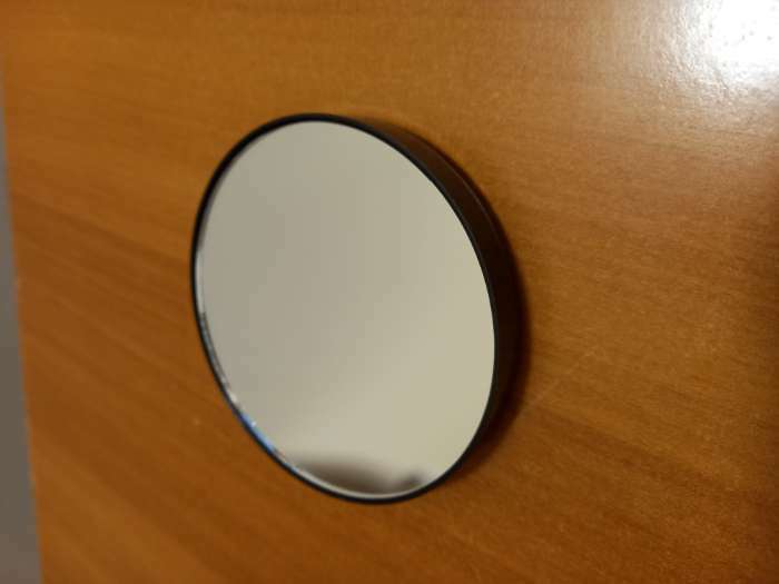Фотография покупателя товара Зеркало макияжное, увеличение × 10, на присосках, d 9 см, цвет чёрный