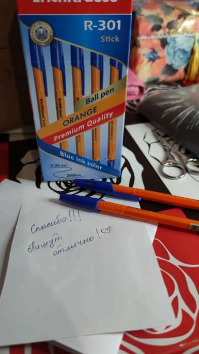Фотография покупателя товара Ручка шариковая ErichKrause R-301 Orange Stick, узел 0.7 мм, чернила синие, длина линии письма 2000 метров, штрихкод на ручке - Фото 2