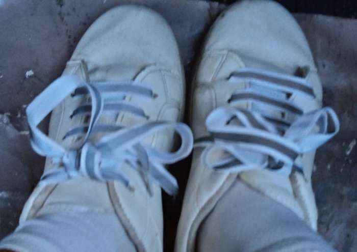 Фотография покупателя товара Шнурки для обуви, пара, плоские, со светоотражающей полосой, 10 мм, 120 см, цвет белый - Фото 2
