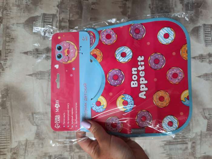 Фотография покупателя товара Нагрудник для кормления «Пончики» непромокаемый на липучке, с карманом