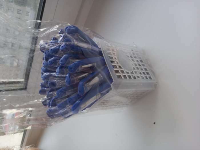 Фотография покупателя товара Ручка шариковая 0.5 мм, стержень синий, с резиновым держателем (штрихкод на штуке) - Фото 2