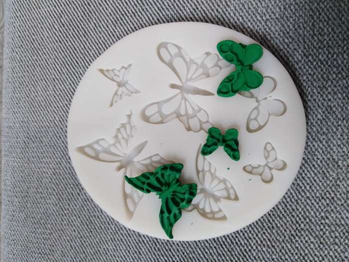 Фотография покупателя товара Молд Доляна «Шесть бабочек», силикон, 8,4×7,5 см, цвет МИКС