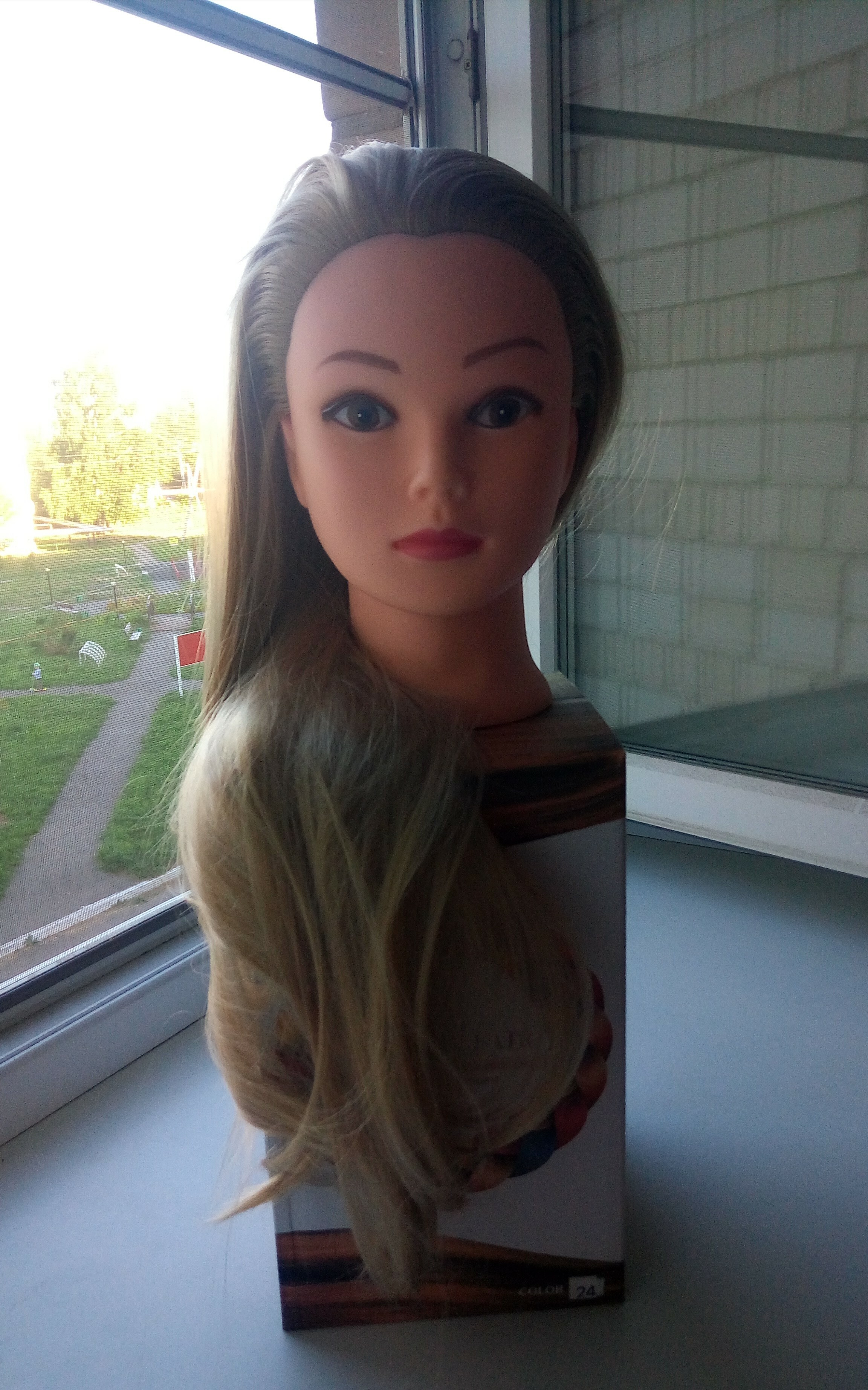 Фотография покупателя товара Голова учебная, искусственный волос, 55-60 см, без штатива, цвет блонд - Фото 1